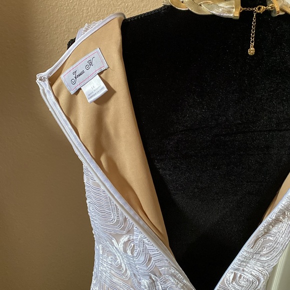 Jessica H jewel Dress - Picture 9 of 10